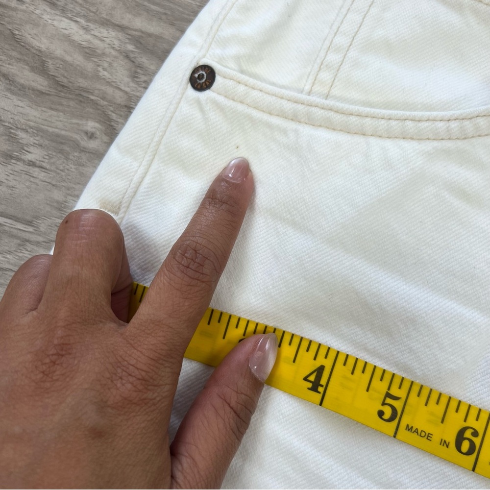 Agolde Pinch Waist Ultra High Rise Short in Cumulus (White) Size 29 - Picture 14 of 15